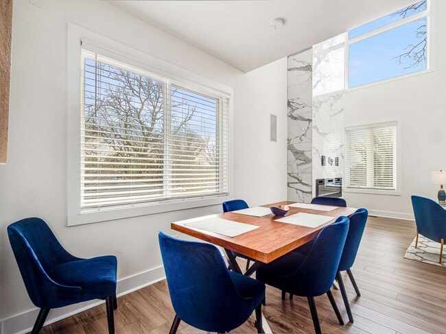 dinning room - 1371 Lyle Ave