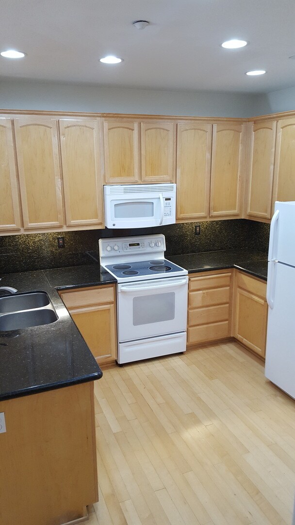 Building Photo - 4620 Sandyford Ct