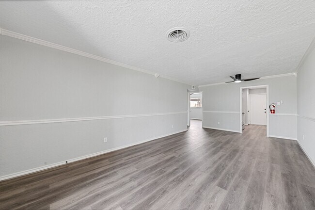 Building Photo - 2689 Gessner Rd