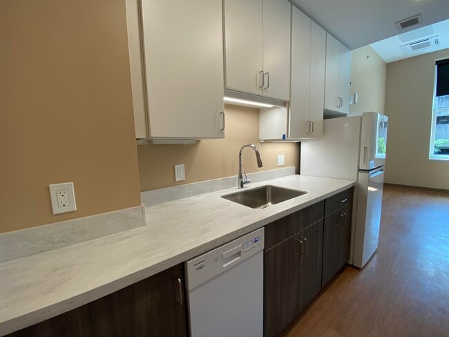 Building Photo - 83 Hanover St