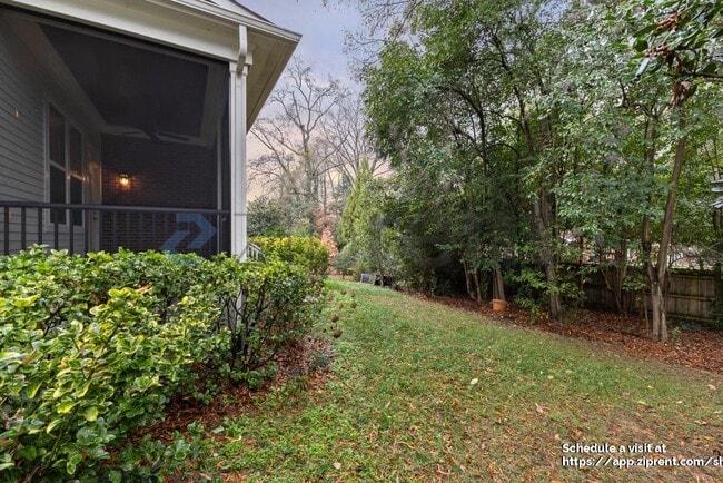 Building Photo - 1025 N Sharon Amity Rd