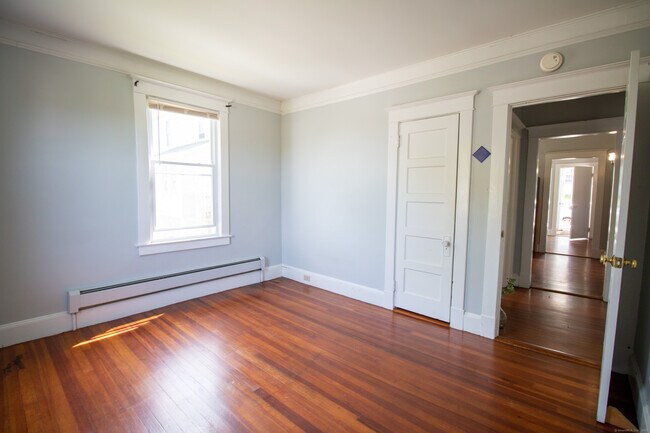 Building Photo - 88 Riverview Ave