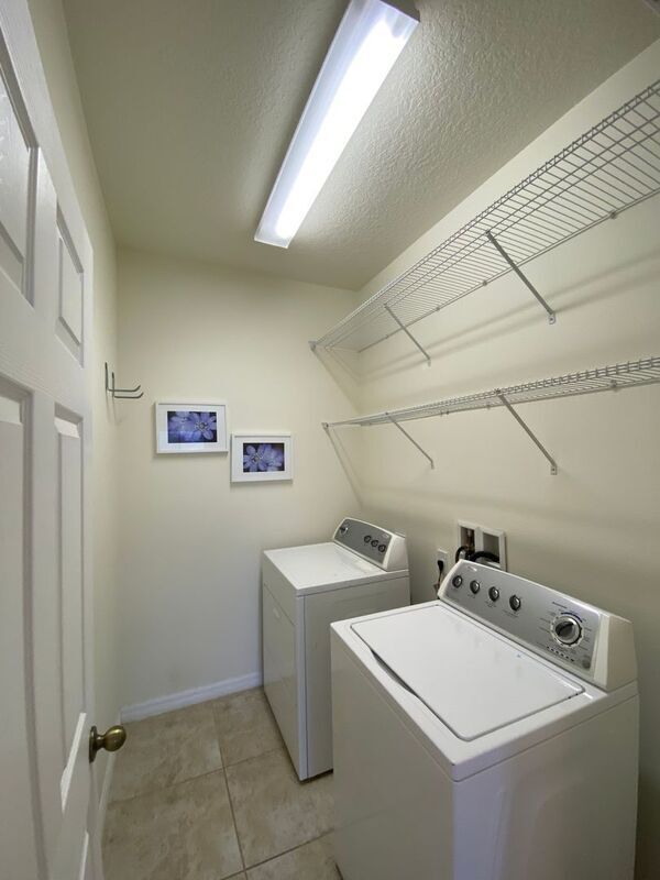 Building Photo - 541 Las Fuentes Dr
