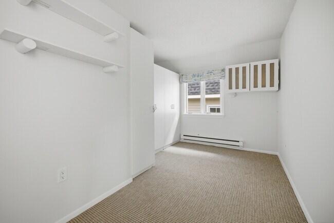 Building Photo - 205 Hillspoint Rd