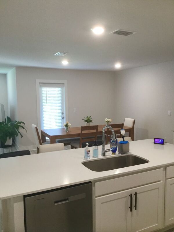 Building Photo - 8366 Burch Ct