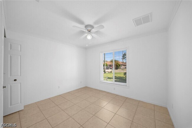 Building Photo - 2614 7th St W