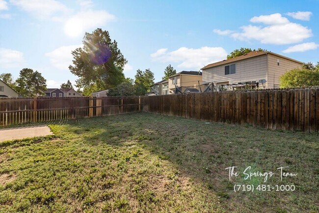 Building Photo - 5833 Bow River Dr