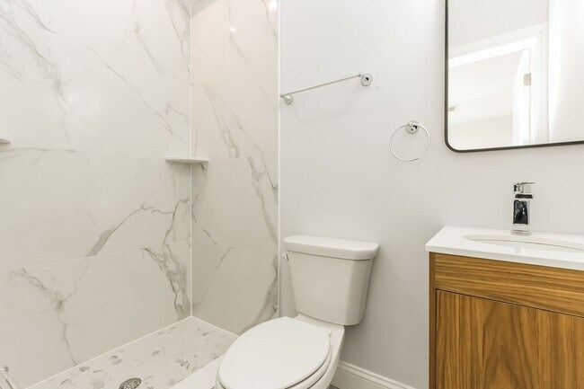 Building Photo - 163 W Cumberland St