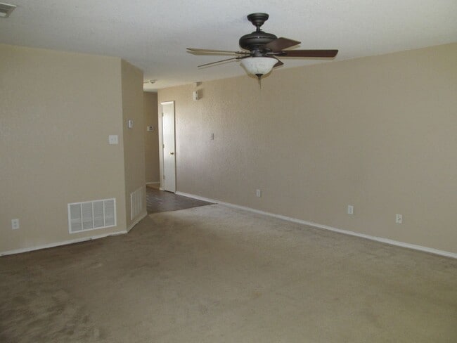 Building Photo - 3-Bedroom House for Rent in Killeen