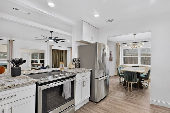Building Photo - 3508 Grande Bulevar Blvd