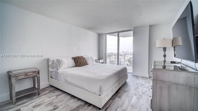 Building Photo - 2401 Collins Ave