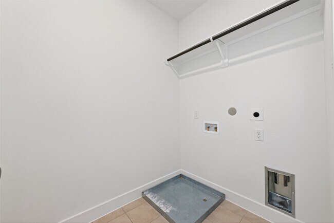 Building Photo - 7802 Longhorn Ballroom Dr