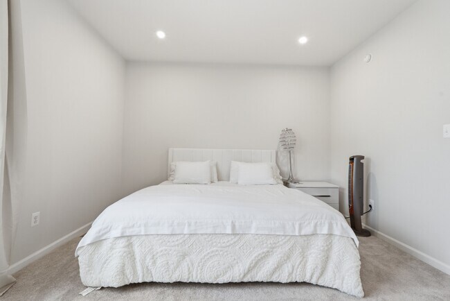 Building Photo - 3503 St Robin Ln