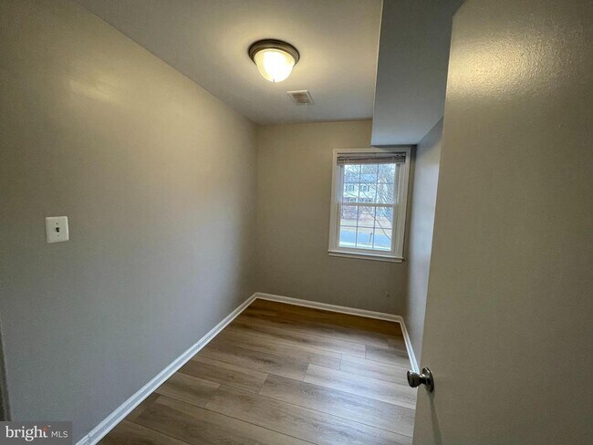 Building Photo - 7004 Wick Ln