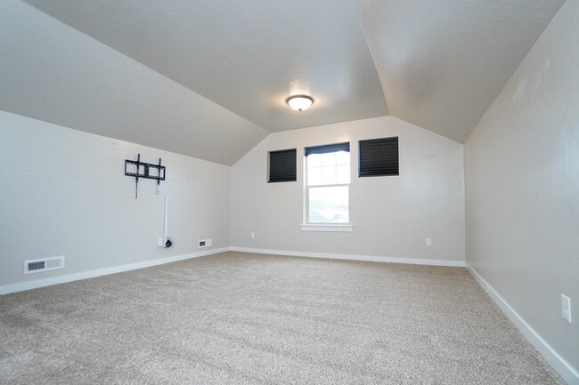 Building Photo - 1187 W Davenport St