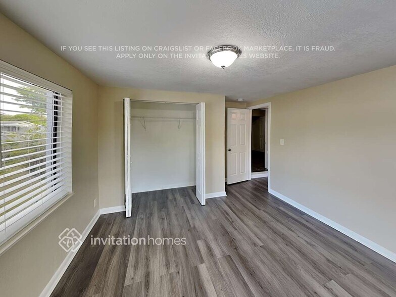 Building Photo - 1633 NW 15th Pl