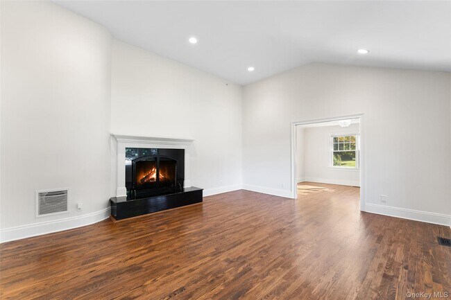 Building Photo - 53 Highfield Rd