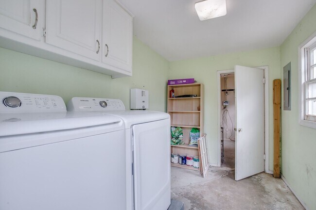 Building Photo - Pre leasing for fall 2026! 4/2 in Tech Terrace