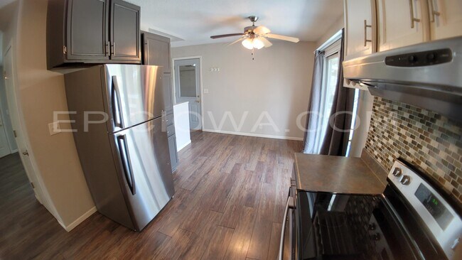 Building Photo - 5808 Underwood Ave SW