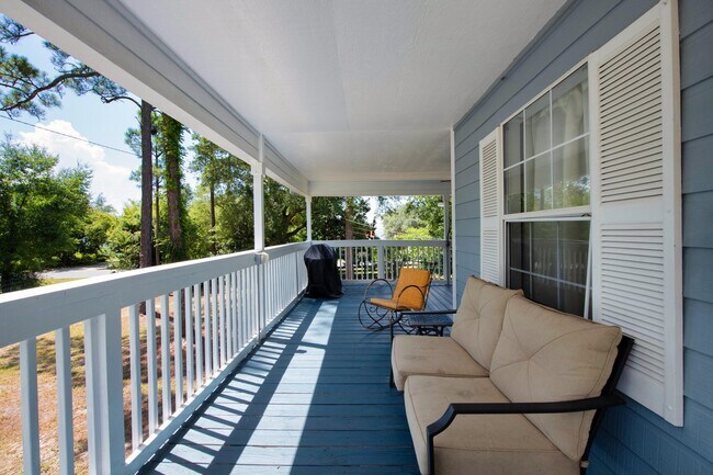 Building Photo - 5230 Soundside Dr