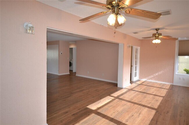 Building Photo - 40 Gretchen Ct