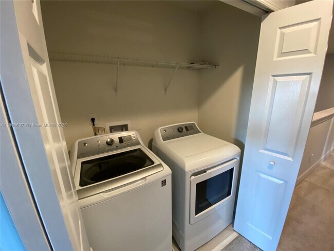 Building Photo - 3028 Alessa Loop