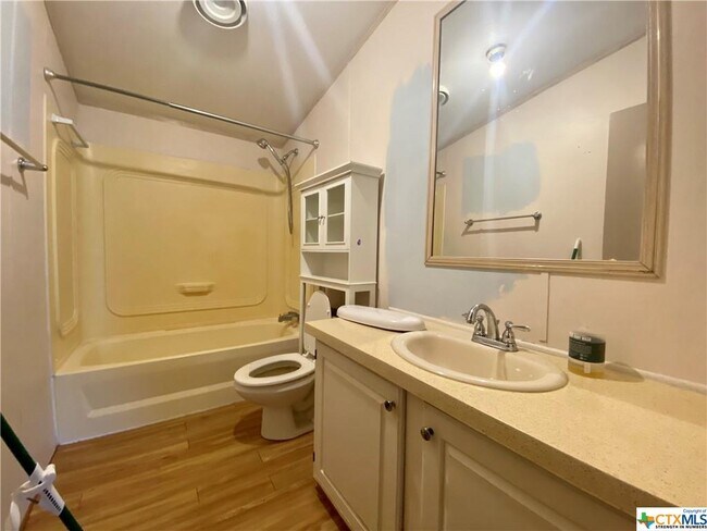 Building Photo - 1808 McIver