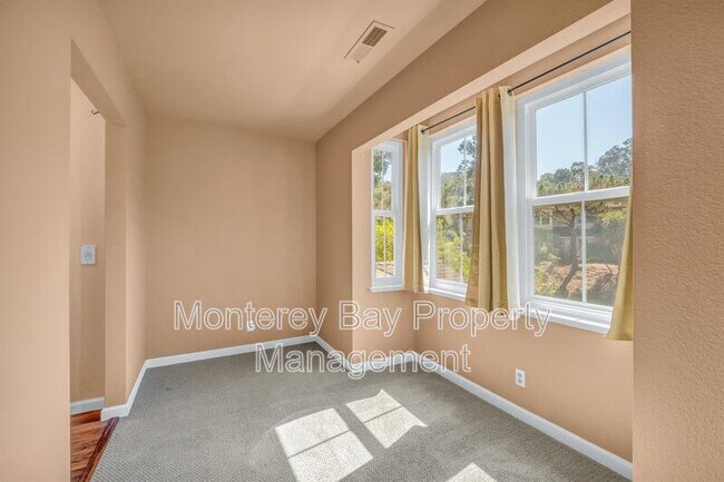 Building Photo - 98 Glen Lake Dr