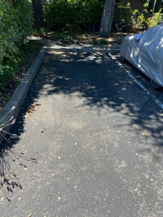 Building Photo - Palo Alto -Updated 3 Bedroom Condo In A Highly Sought After Neighborhood