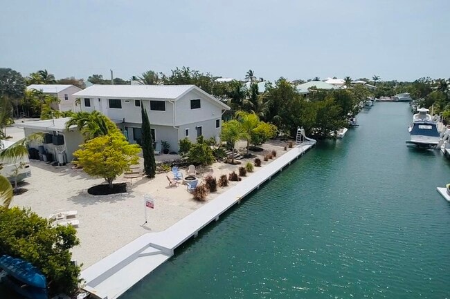Building Photo - 980 Caribbean Dr