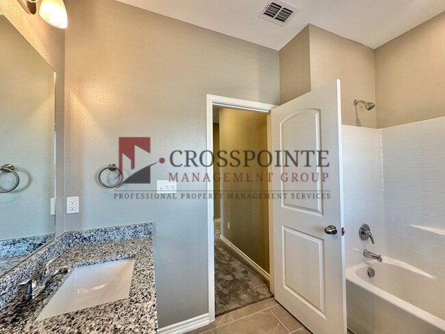 Building Photo - 3 Bedroom 2.5 Bathroom Townhomes at Villa Rosa!