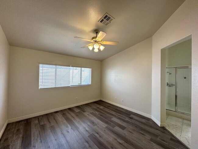 Building Photo - APACHE TRAILS