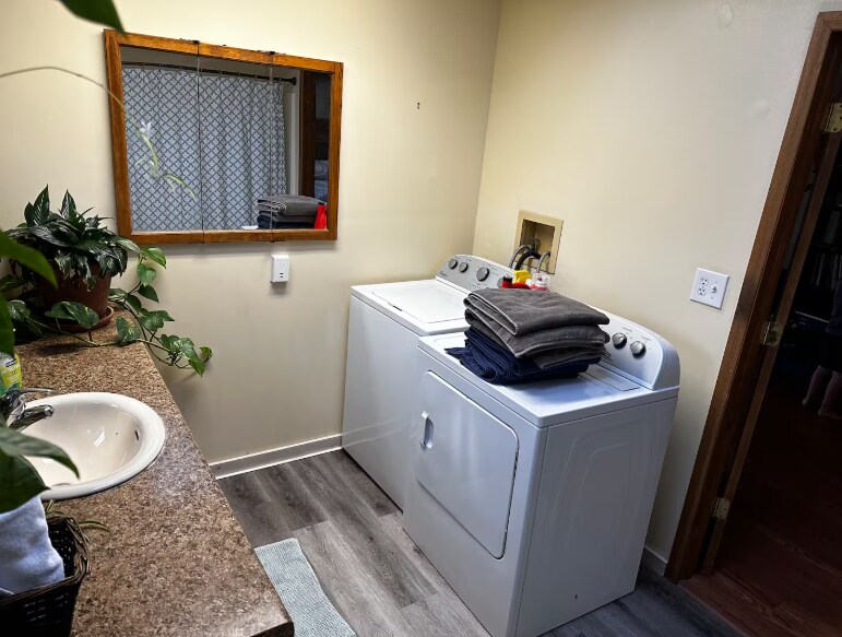 Building Photo - 13530 Scatter Ridge Rd