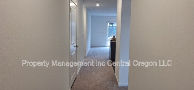 Building Photo - 1349 NE Cobbleridge Lp