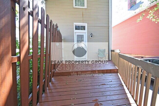 Building Photo - 2319 Sauer Ave