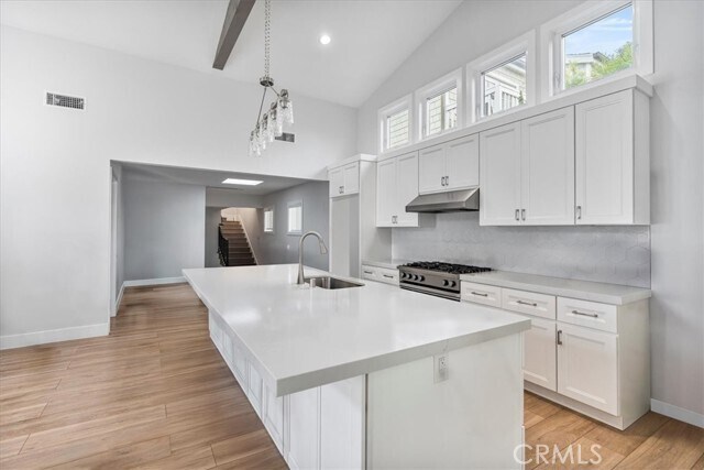 Building Photo - 51 Savona Walk