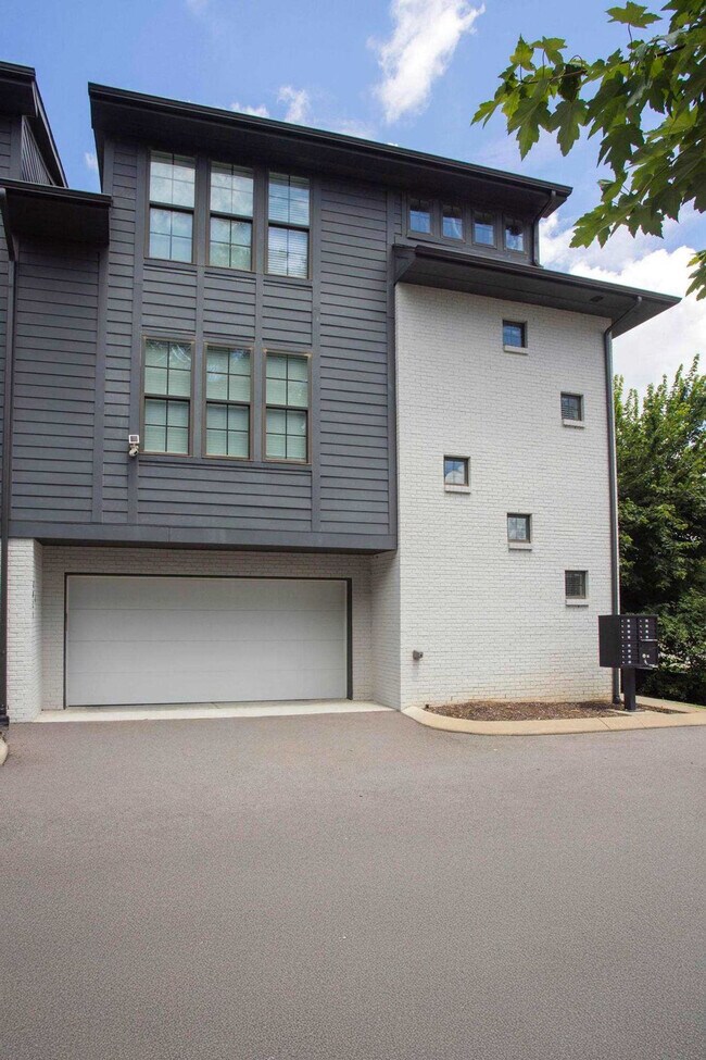 Building Photo - 2019C Beech Ave