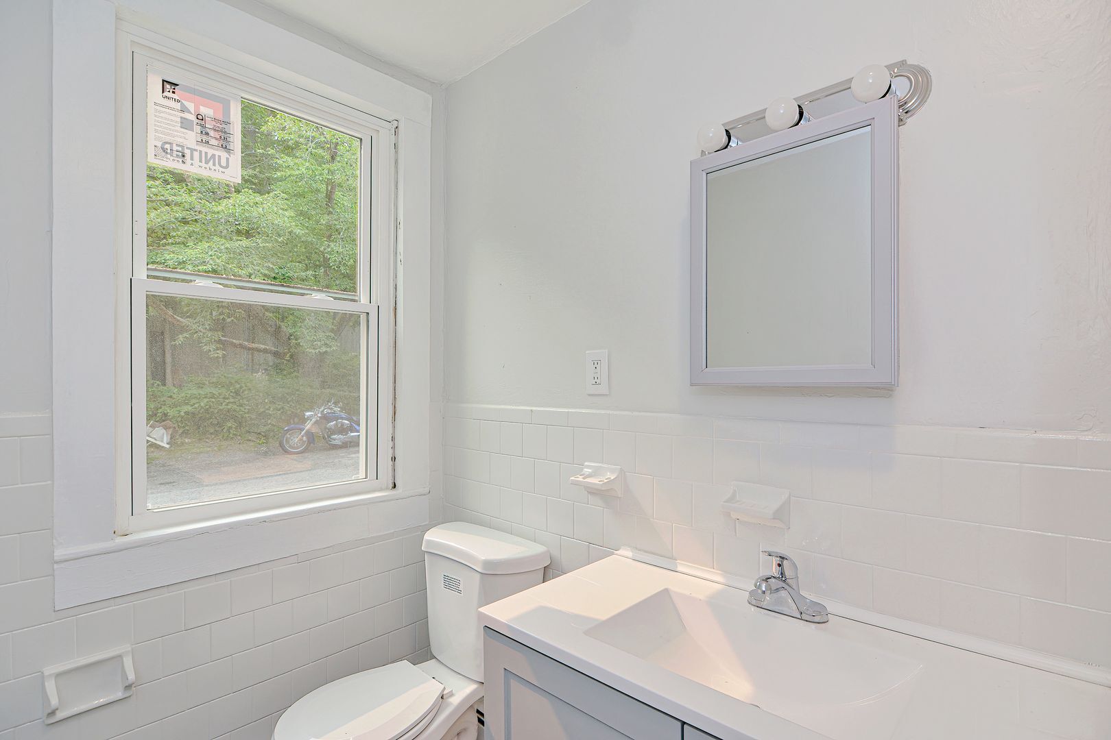 Building Photo - 97 Groton St