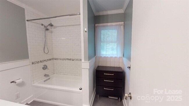 Building Photo - 419 Webster Pl