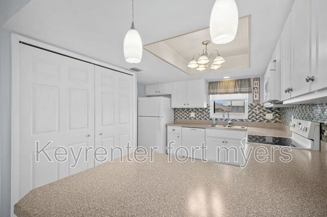 Building Photo - 15350 Moonraker Ct