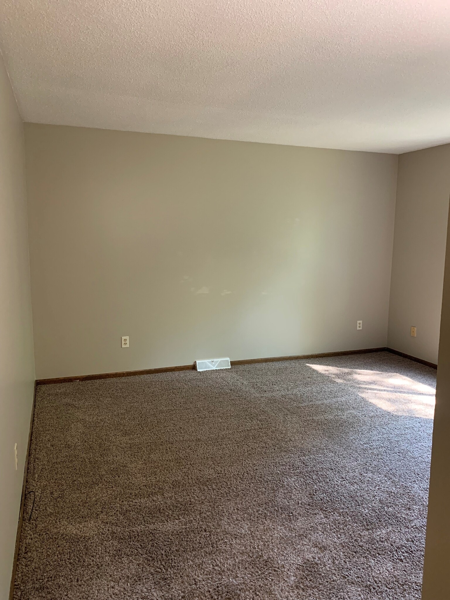 Building Photo - 5693 Roseworth Ct SE