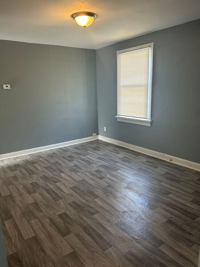 Building Photo - Gorgeous 3 Bed 1 Bath Home For Rent!