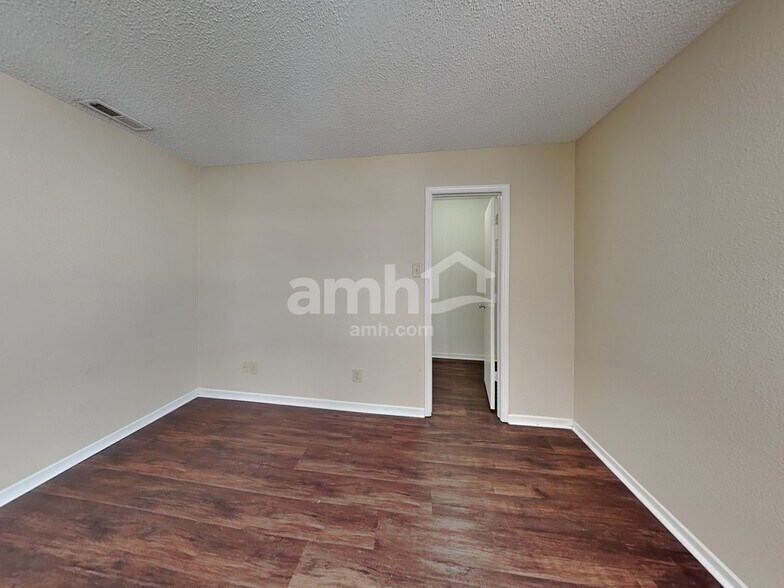 Building Photo - 12868 Courage Xing