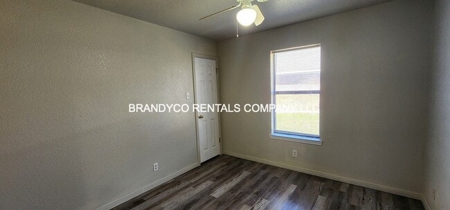 Building Photo - 5124 Daybreak Dr