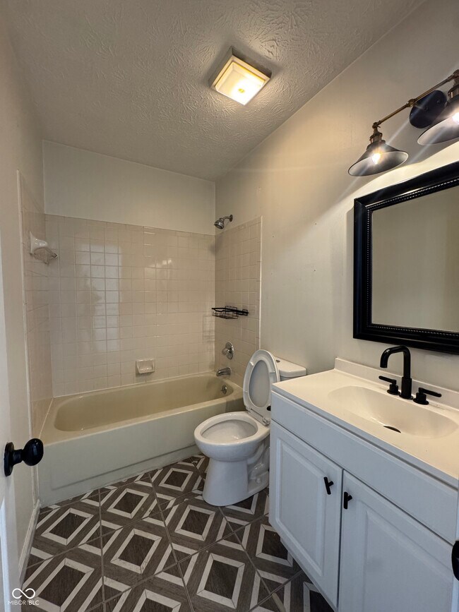 Building Photo - 3572 Laureate Ct N