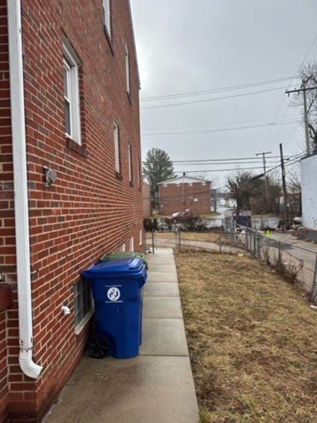 Building Photo - Charming row home in Baltimore City!