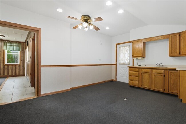 Building Photo - 69 E Grand Ave