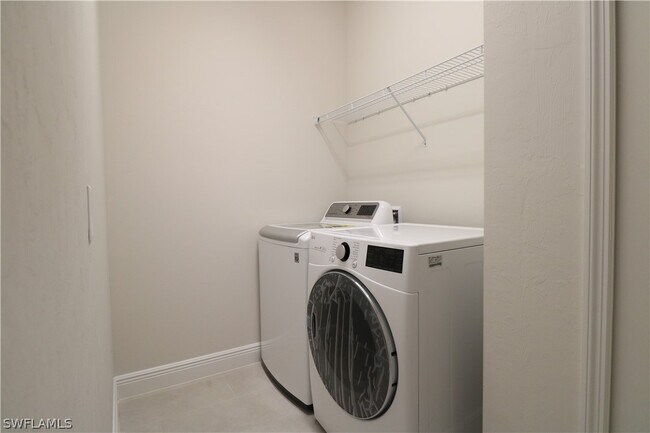 Building Photo - 7020 Mistral Wy