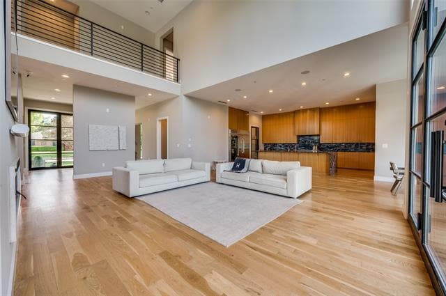 Building Photo - 4215 Nashwood Ln