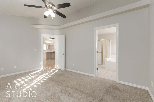 Building Photo - Beautiful home in well kept community